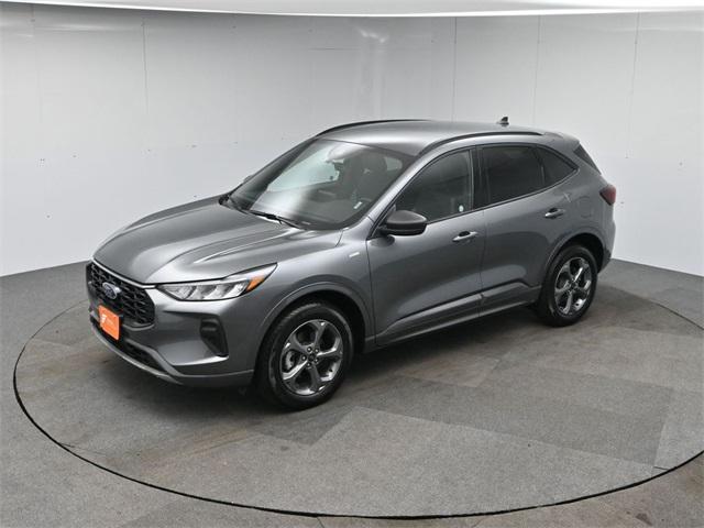 Photo of 2024 Carbonized Gray Metallic Ford Escape