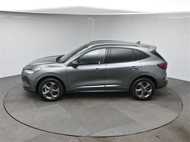 Photo of 2024 Carbonized Gray Metallic Ford Escape