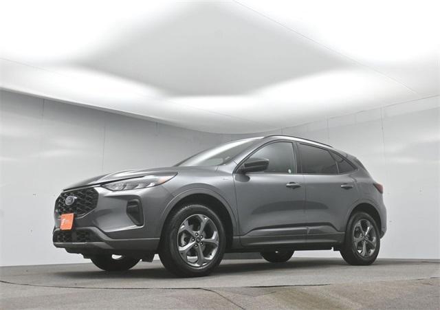 Photo of 2024 Carbonized Gray Metallic Ford Escape