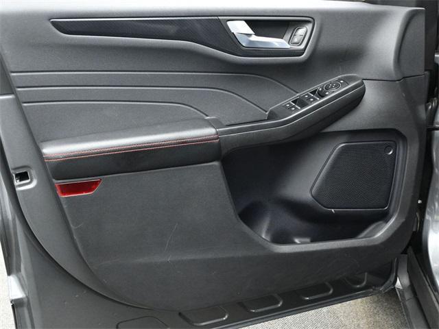 Photo of 2024 Carbonized Gray Metallic Ford Escape