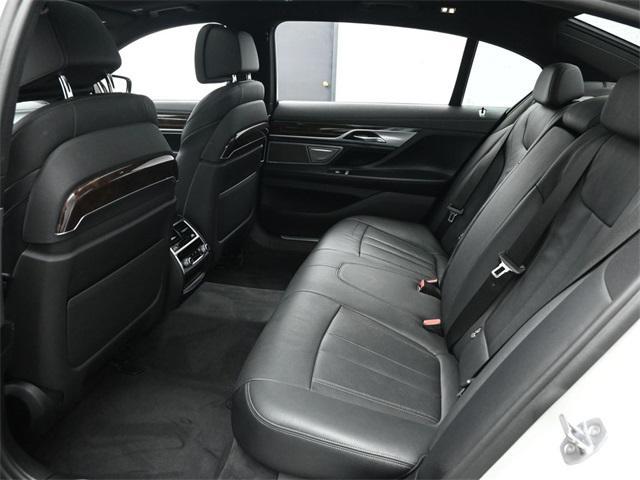Photo of 2018 Alpine White BMW 750