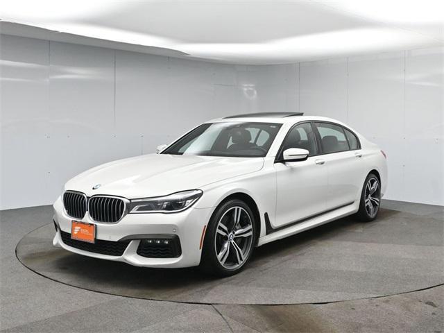 Photo of 2018 Alpine White BMW 750