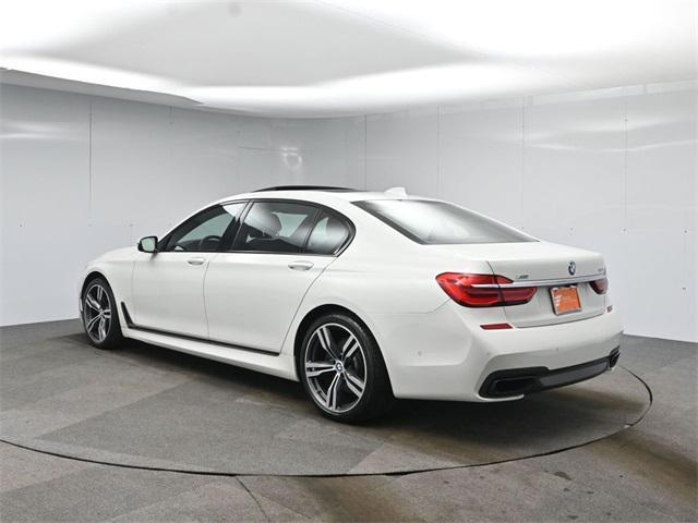 Photo of 2018 Alpine White BMW 750