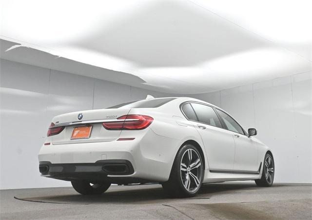 Photo of 2018 Alpine White BMW 750