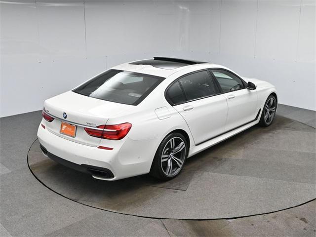 Photo of 2018 Alpine White BMW 750