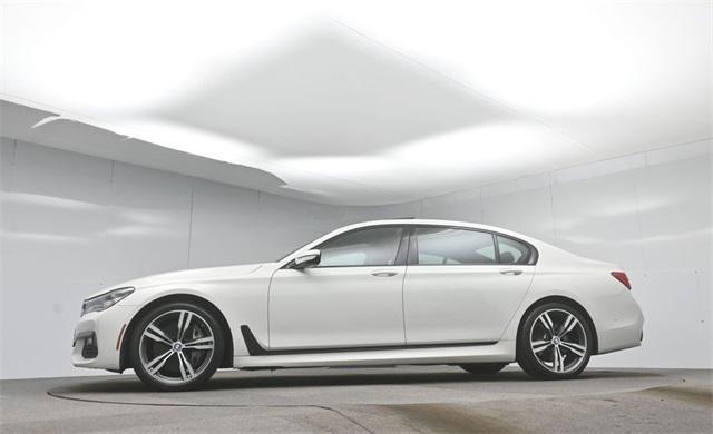 Photo of 2018 Alpine White BMW 750
