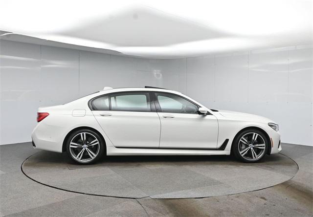 Photo of 2018 Alpine White BMW 750