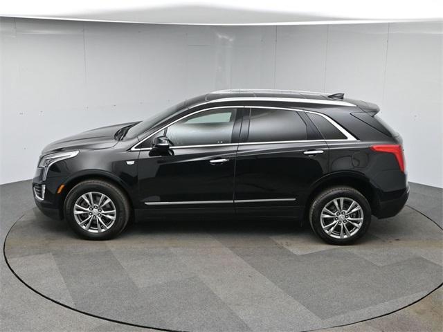 Photo of 2021 Stellar Black Metallic Cadillac XT5