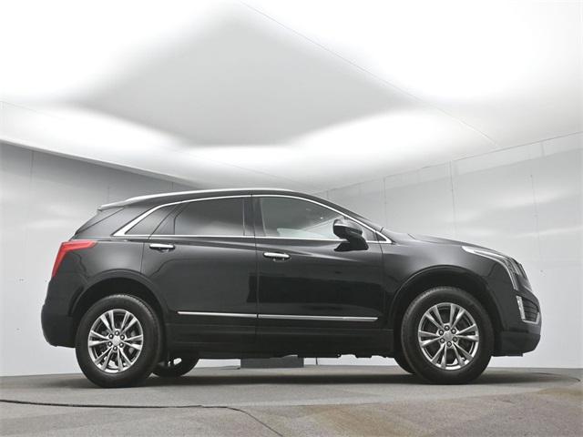Photo of 2021 Stellar Black Metallic Cadillac XT5