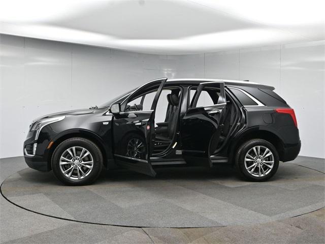 Photo of 2021 Stellar Black Metallic Cadillac XT5