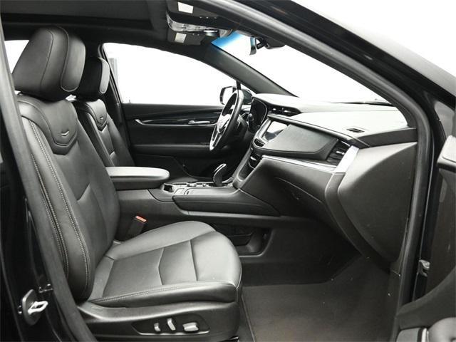 Photo of 2021 Stellar Black Metallic Cadillac XT5