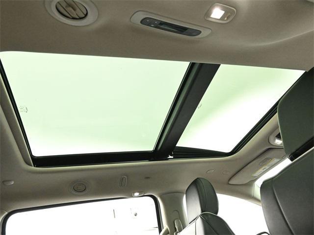 Photo of 2023 Bright White Clearcoat Chrysler Pacifica Hybrid