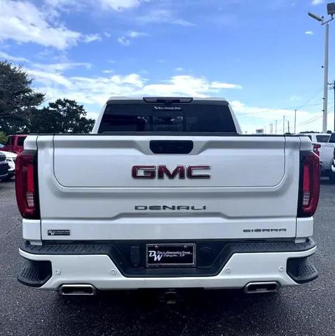 Photo of 2021 White GMC Sierra 1500