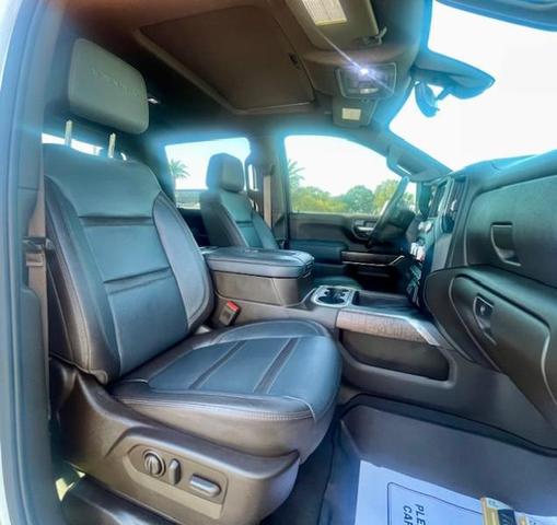 Photo of 2022 White GMC Sierra 2500