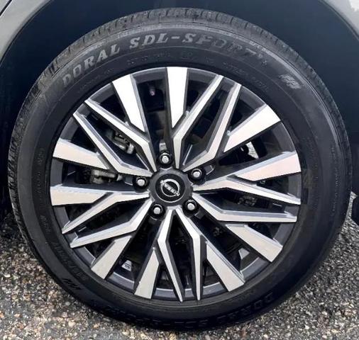 Photo of 2024 Silver Nissan Altima