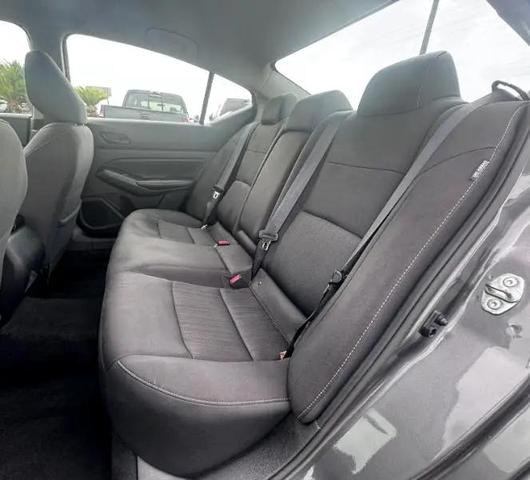 Photo of 2024 Silver Nissan Altima