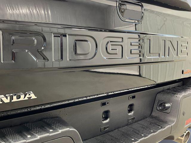 Photo of 2025 Crystal Black Pearl Honda Ridgeline