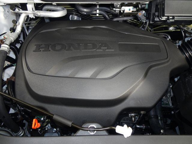 Photo of 2025 Platinum White Pearl Honda Ridgeline
