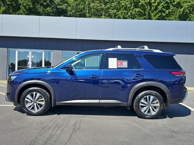 Photo of 2025 Deep Ocean Blue Nissan Pathfinder