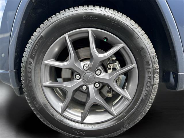 Photo of 2021 Pacific Blue Clearcoat Jeep Grand Cherokee