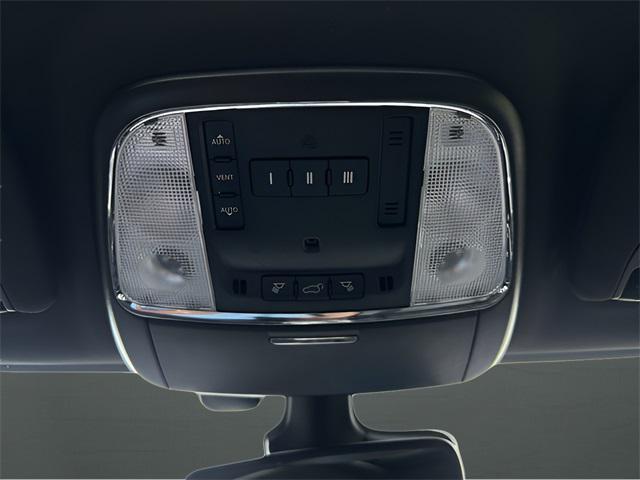 Photo of 2021 Pacific Blue Clearcoat Jeep Grand Cherokee