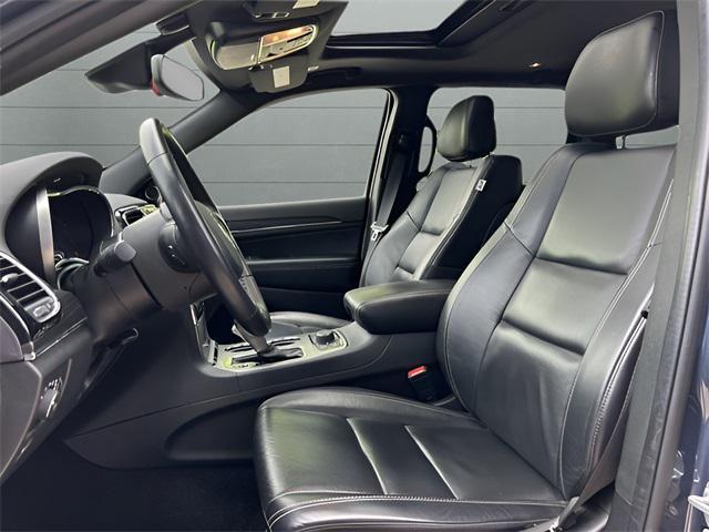 Photo of 2021 Pacific Blue Clearcoat Jeep Grand Cherokee