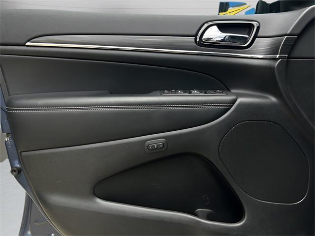Photo of 2021 Pacific Blue Clearcoat Jeep Grand Cherokee