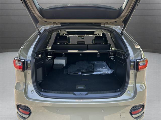 Photo of 2025 Zircon Sand Metallic Mazda CX-70