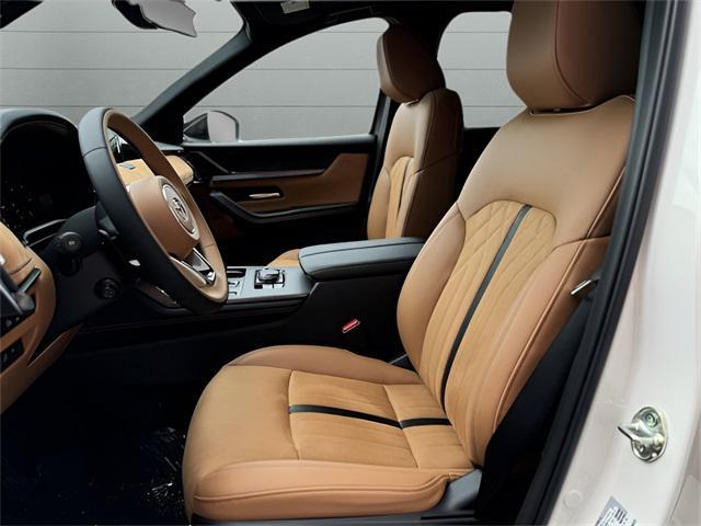 Photo of 2025 Rhodium White Premium Mazda CX-70