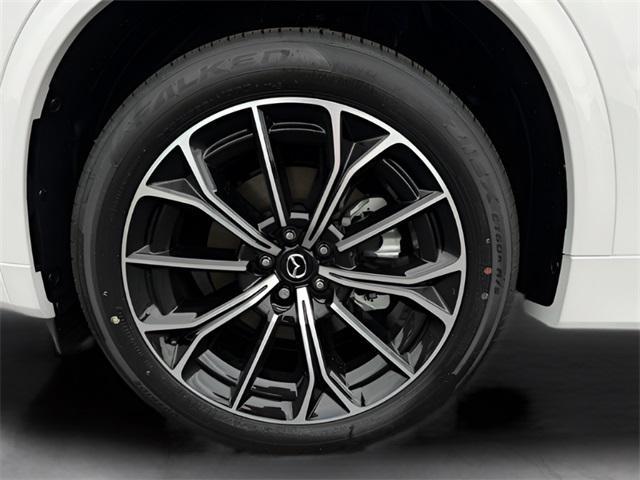 Photo of 2025 Rhodium White Premium Mazda CX-70