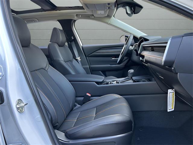 Photo of 2025 Wind Chill Pearl Mazda CX-50 Hybrid