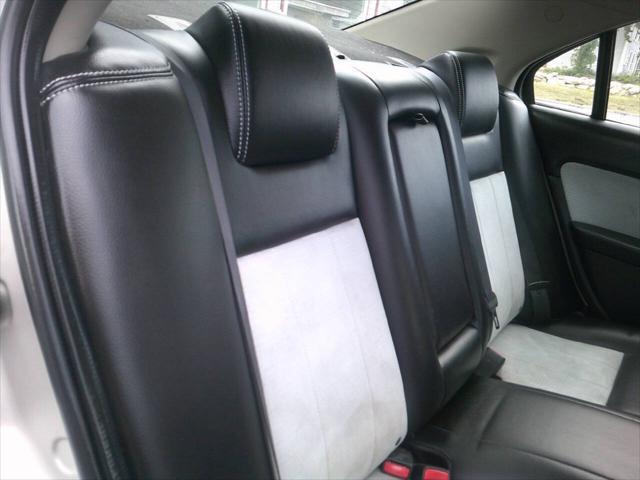Photo of 2007 Dune Pearl Clearcoat Metallic Mercury Milan