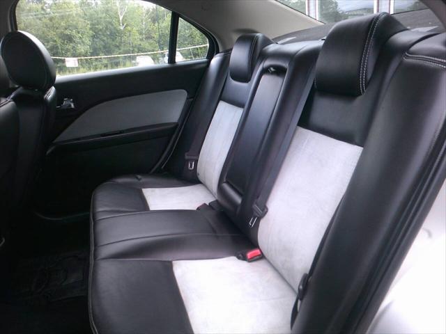 Photo of 2007 Dune Pearl Clearcoat Metallic Mercury Milan