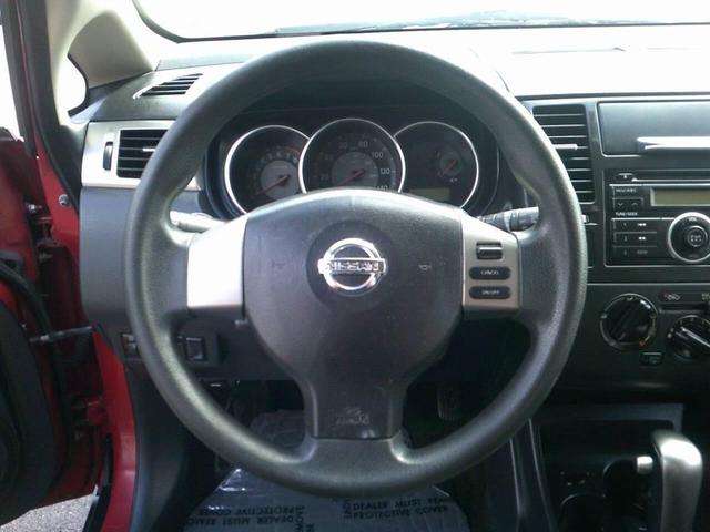 Photo of 2008 Red Alert Metallic Nissan Versa