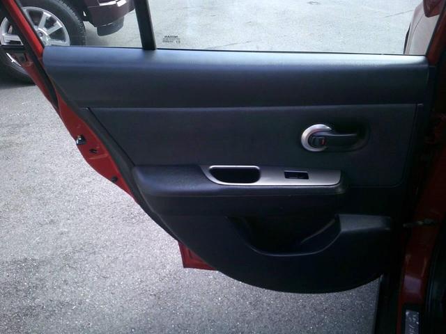 Photo of 2008 Red Alert Metallic Nissan Versa