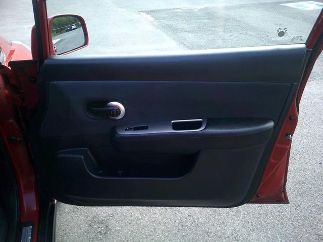 Photo of 2008 Red Alert Metallic Nissan Versa