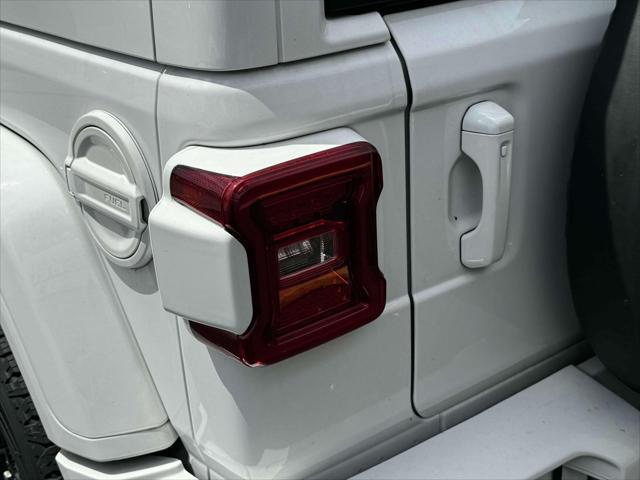 Photo of 2021 Bright White Clearcoat Jeep Wrangler Unlimited