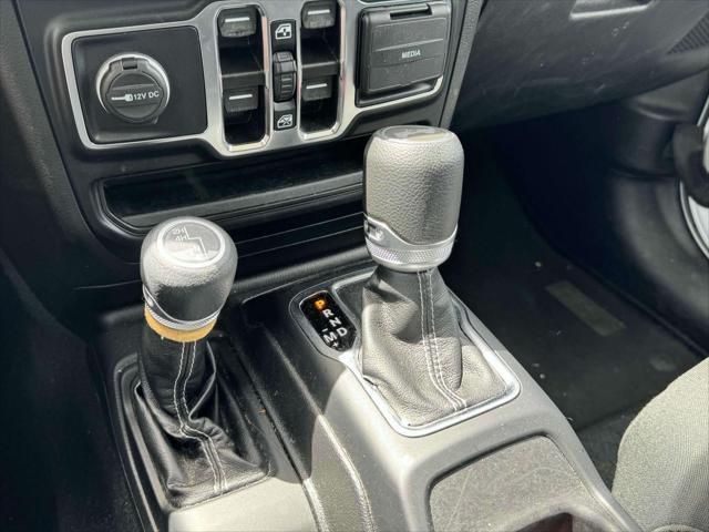 Photo of 2021 Bright White Clearcoat Jeep Wrangler Unlimited