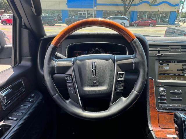 Photo of 2017 Ingot Silver Lincoln Navigator