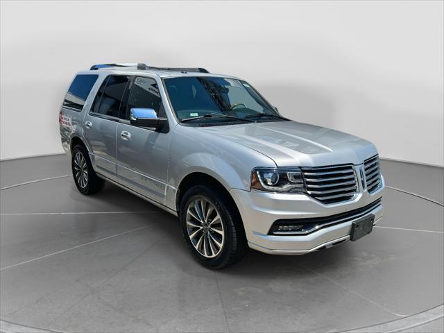 Photo of 2017 Ingot Silver Lincoln Navigator