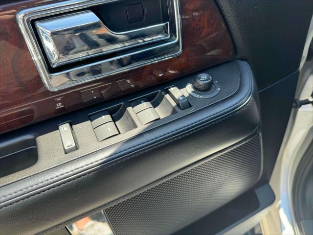 Photo of 2017 Ingot Silver Lincoln Navigator
