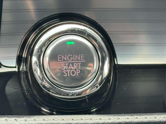 Photo of 2022 Infinite Black Metallic Clearcoat Lincoln Corsair