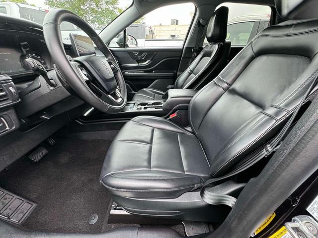 Photo of 2022 Infinite Black Metallic Clearcoat Lincoln Corsair