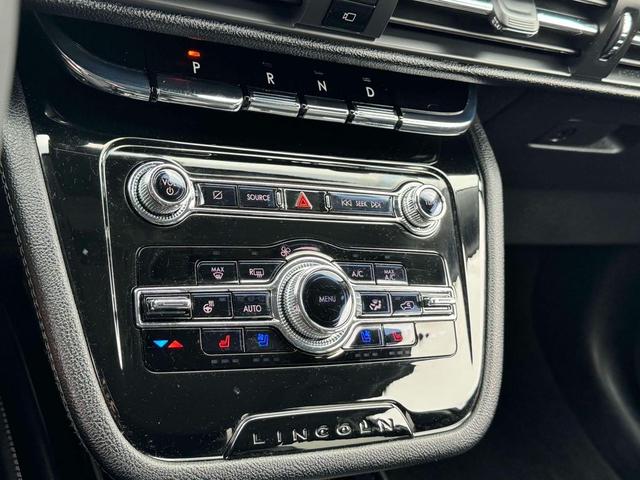 Photo of 2022 Infinite Black Metallic Clearcoat Lincoln Corsair