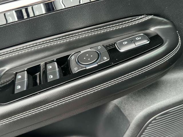 Photo of 2022 Infinite Black Metallic Clearcoat Lincoln Corsair