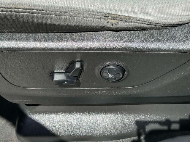Photo of 2020 Granite Crystal Metallic Clearcoat RAM 1500