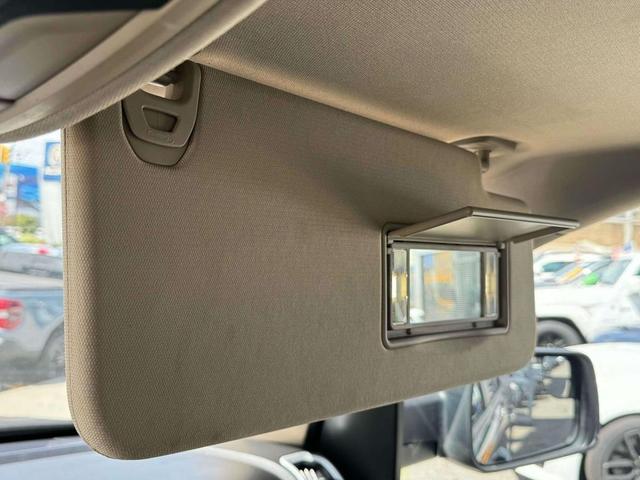 Photo of 2020 Granite Crystal Metallic Clearcoat RAM 1500