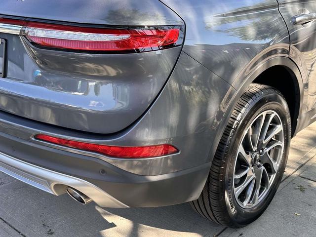 Photo of 2022 Asher Gray Metallic Clearcoat Lincoln Corsair