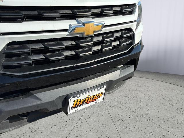 Photo of 2022 Summit White Chevrolet Colorado