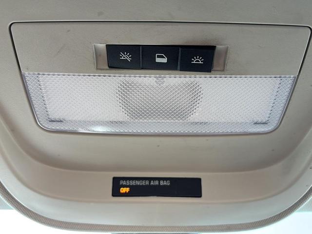 Photo of 2022 Summit White Chevrolet Colorado